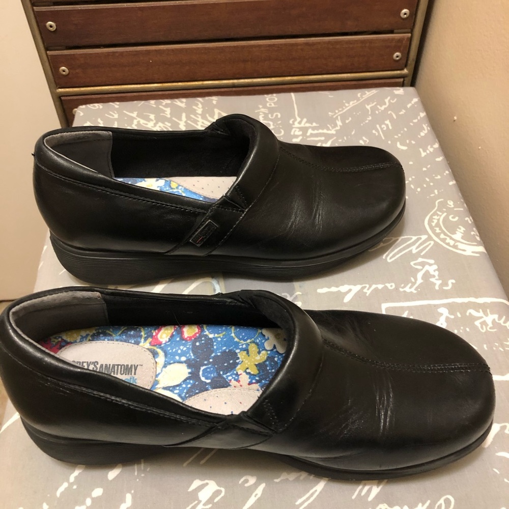 Shoes - Picture 5 of 5